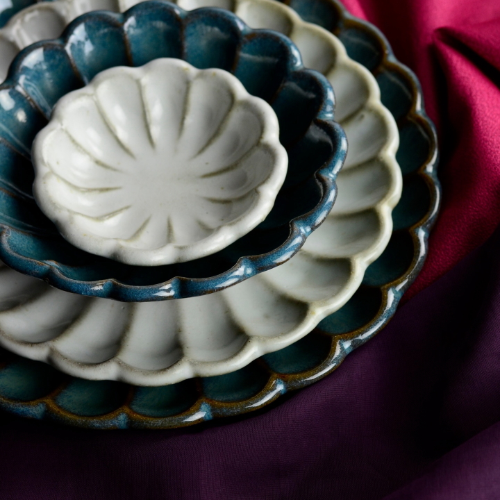 菊皿4皿セット（青釉＆白釉）